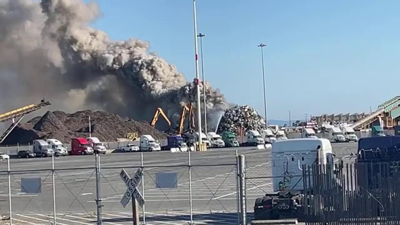 Fire At Schnitzer Steel In Oakland ￼ – Vlog